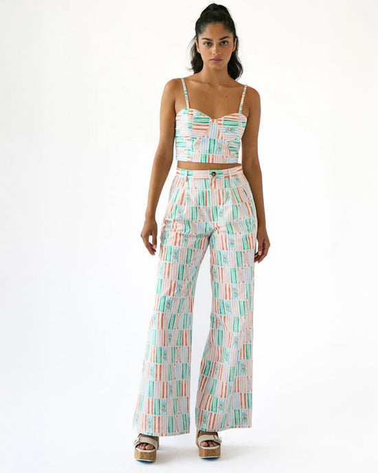 ban do Rose Pants - Beach Chairs