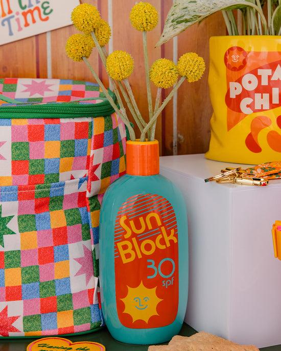 Ban Do Sunblock Ceramic Vase