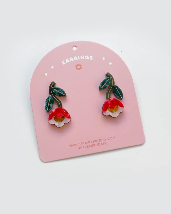 ban do Upside Down Flower Earrings