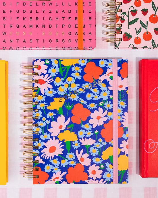 Ban Do Medium 17-Month Academic Planner - Blue Floral