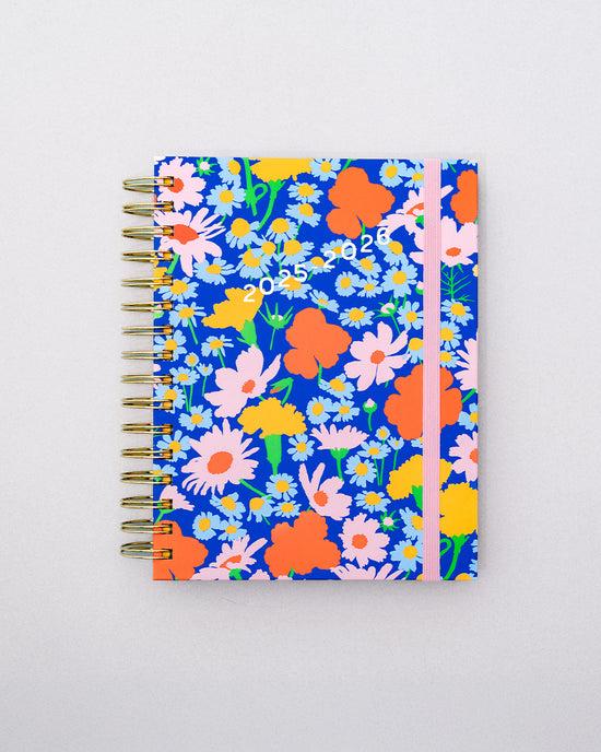 ban do Medium 17-Month Academic Planner - Blue Floral