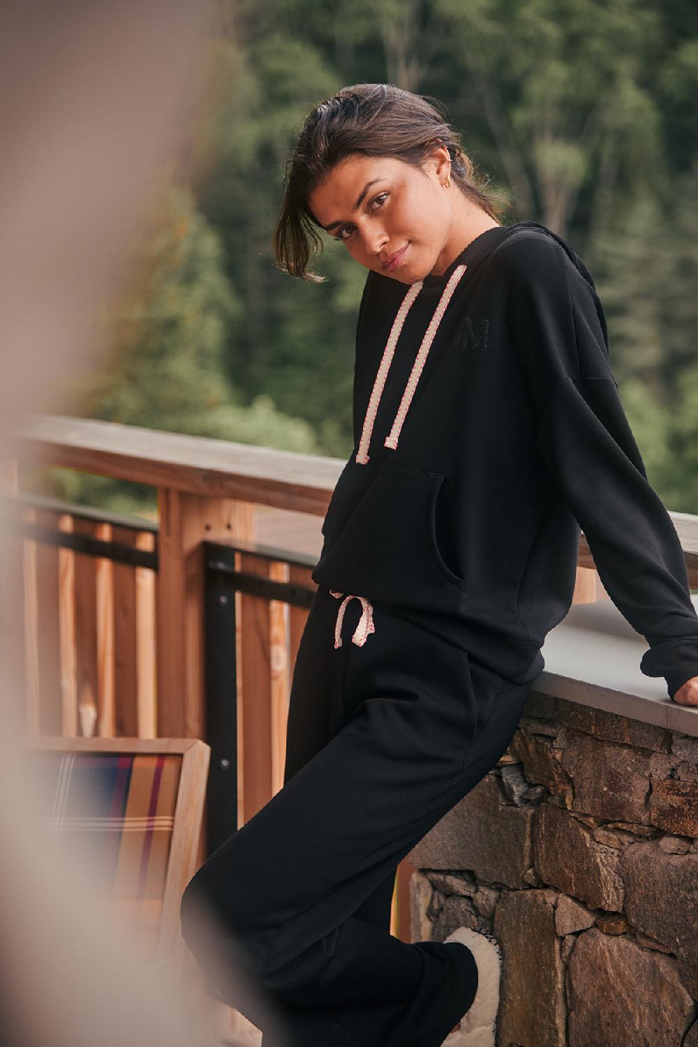 Banana Moon JOGGERS Black FLOWEGA BAYJOY
