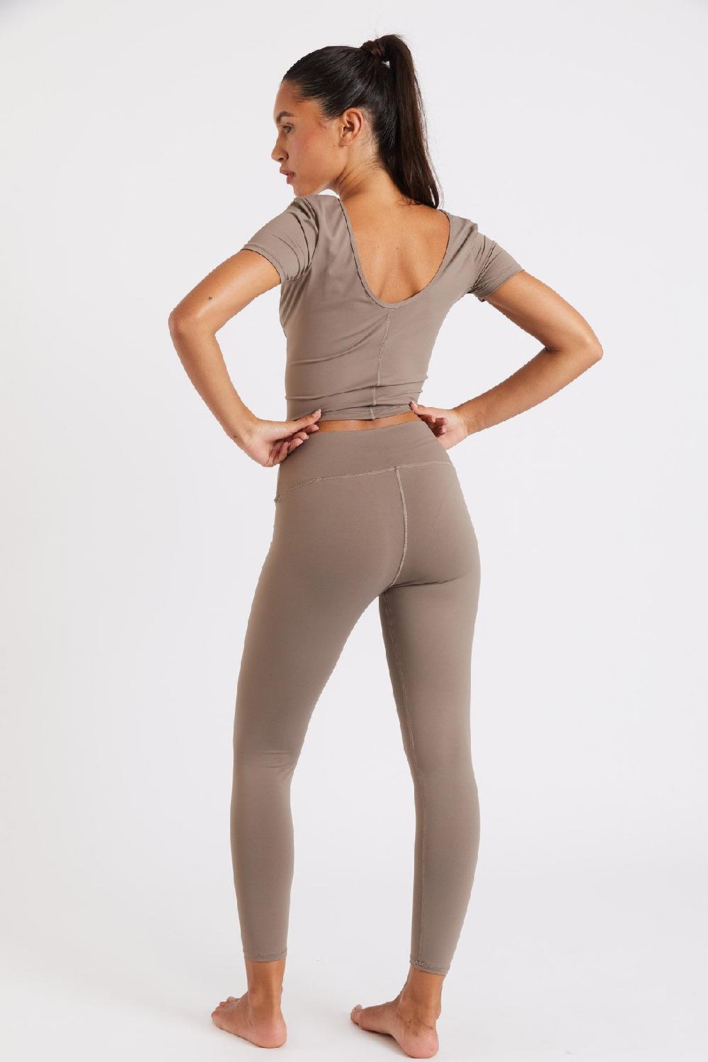 Banana Moon T-shirt Brown MANTRA WELLNESS