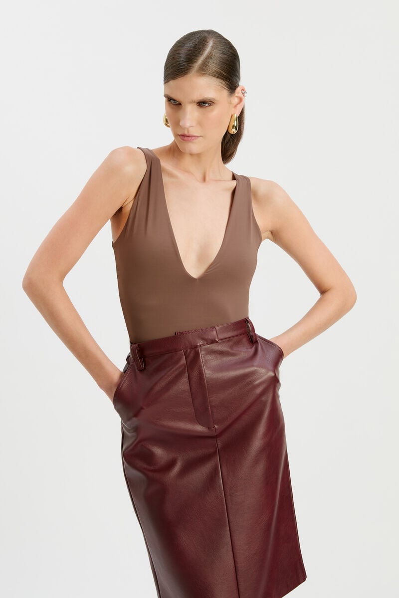 Bardot Fina Low Cut Bodysuit In Chocolate