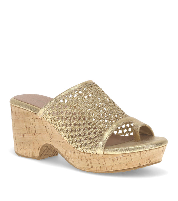 baretraps Bethie Wedge Sandal