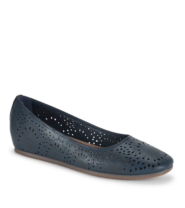 baretraps Chika Casual Flat