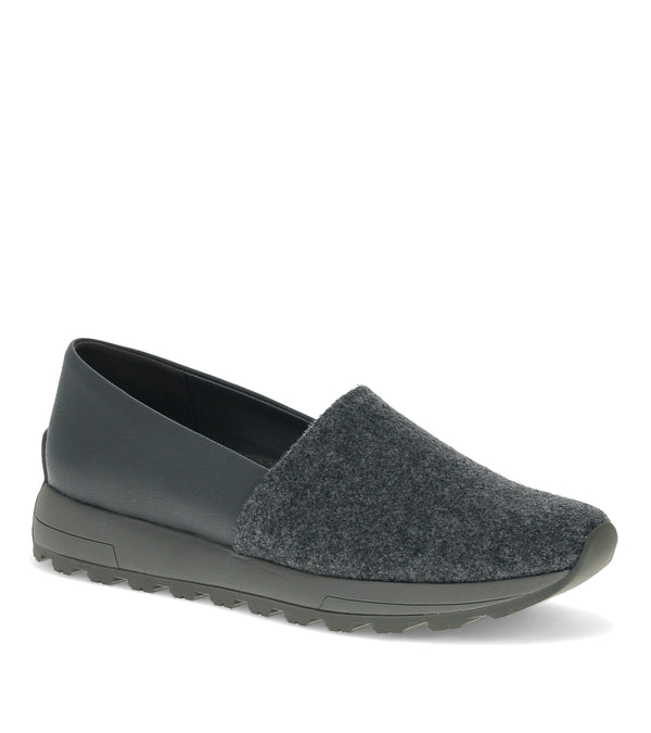 baretraps Gennie Slip On