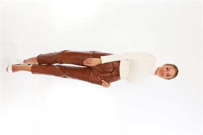 basics and more Basics&More Women Belted Chestnut Leather Trousers - P01