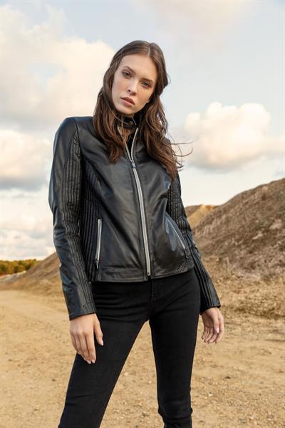 basics and more Basics&More Women Black Leather Jacket - B49