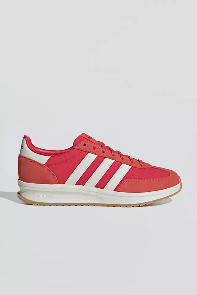bdg urban outfitters adidas Men's RUN 70s 2.0 Sneaker