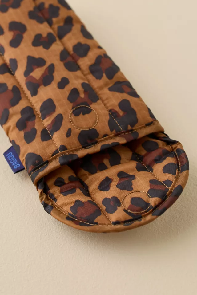 Bdg Urban Outfitters BAGGU Puffy Glasses Sleeve