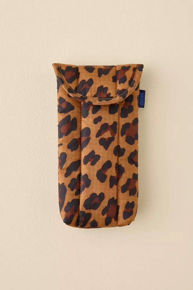 bdg urban outfitters BAGGU Puffy Glasses Sleeve