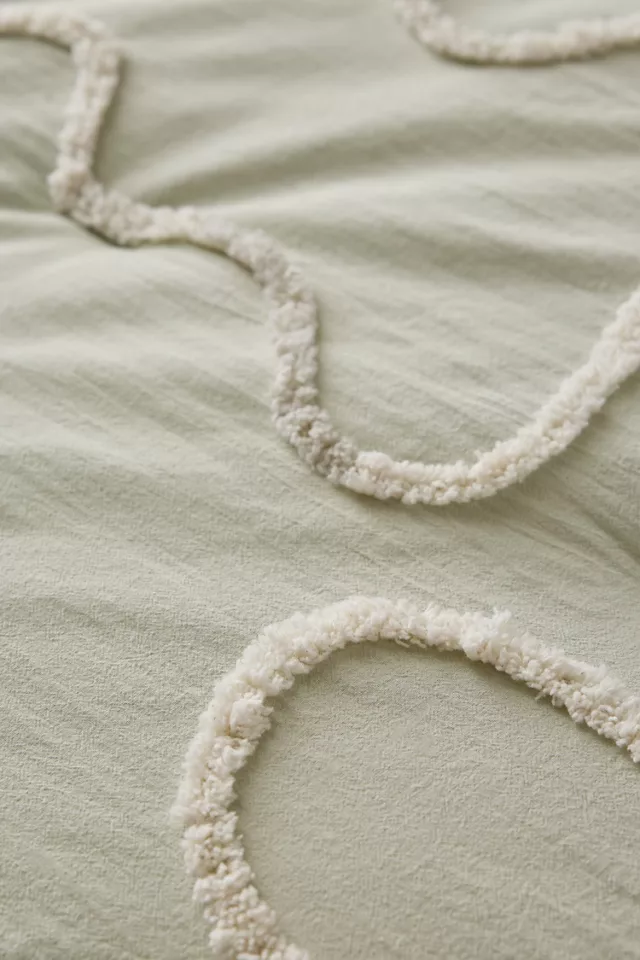 Bdg Urban Outfitters Wild Bows Tufted Comforter