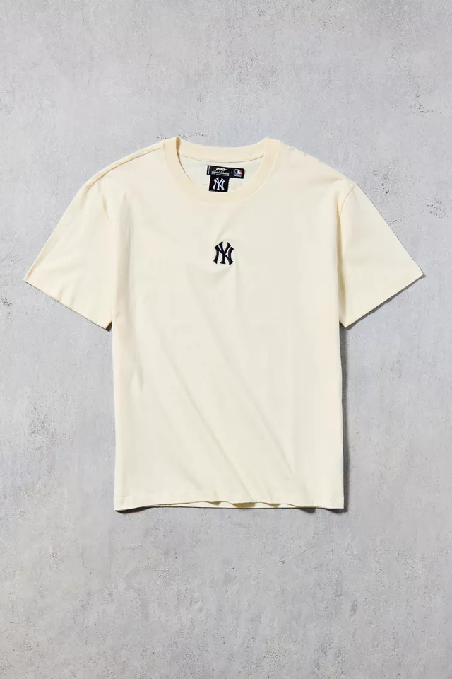bdg urban outfitters Pro Standard UO Exclusive MLB New York Yankees Home Game Tee
