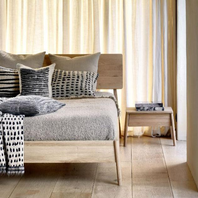 be home Air Solid Oak Bed King