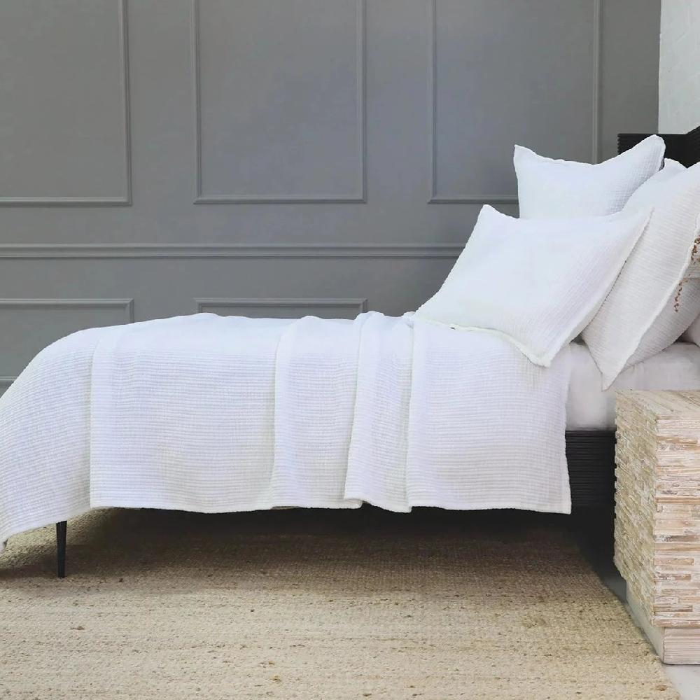 be home Chatham Queen Matelasse White