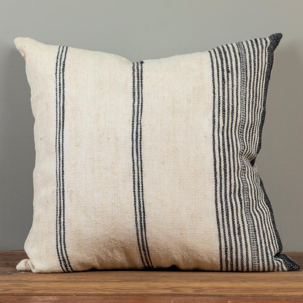be home Joey Square Pillow Ivory & Black