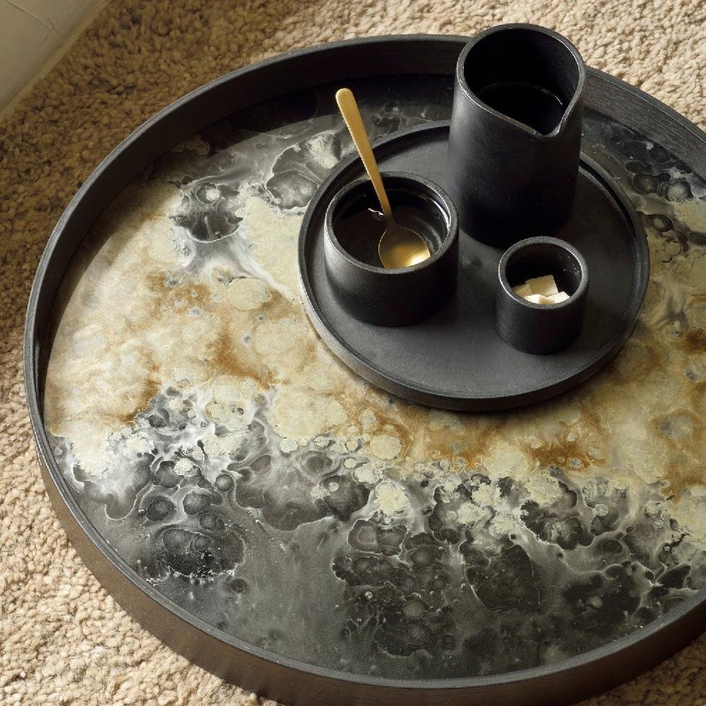 be home Round Glass Organic Tray Black