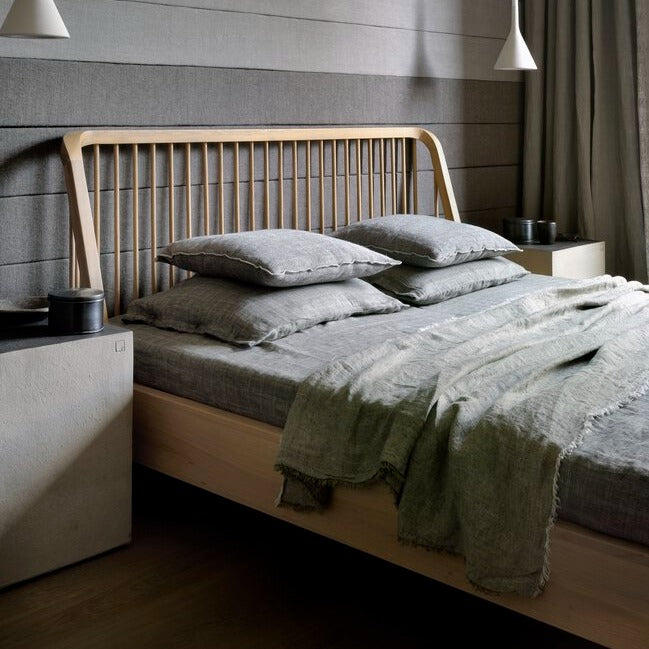 be home Spindle Solid Oak Bed King