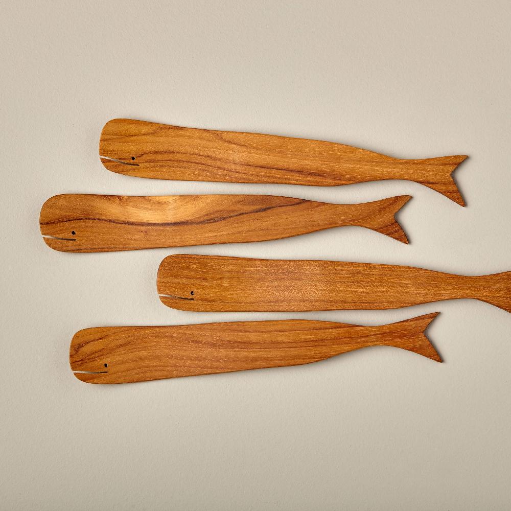 be home Teak Whale Spreaders Set of 4
