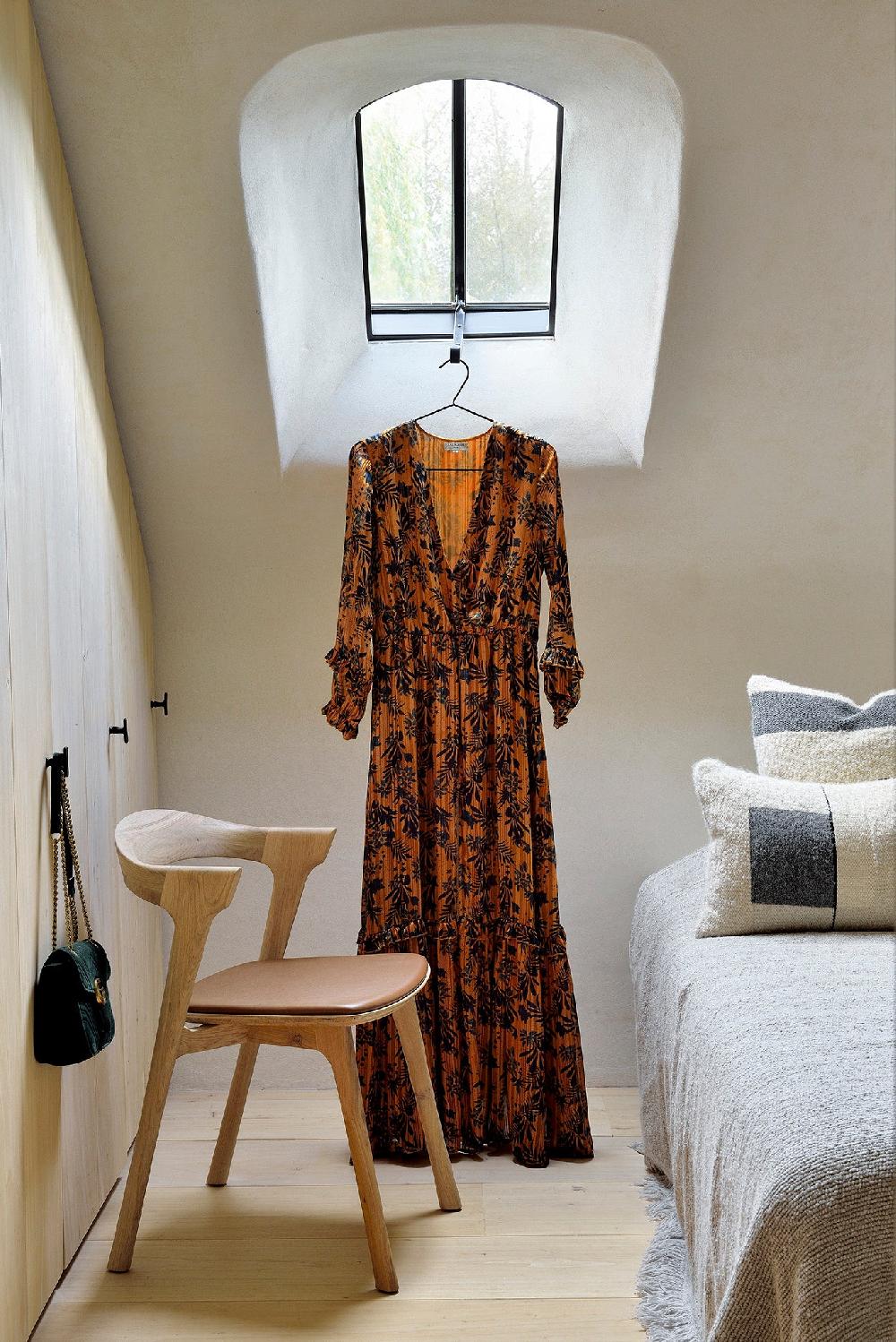 Be Home Bok Solid Oak Dining Chair Varnished With Cognac Leather Cushion