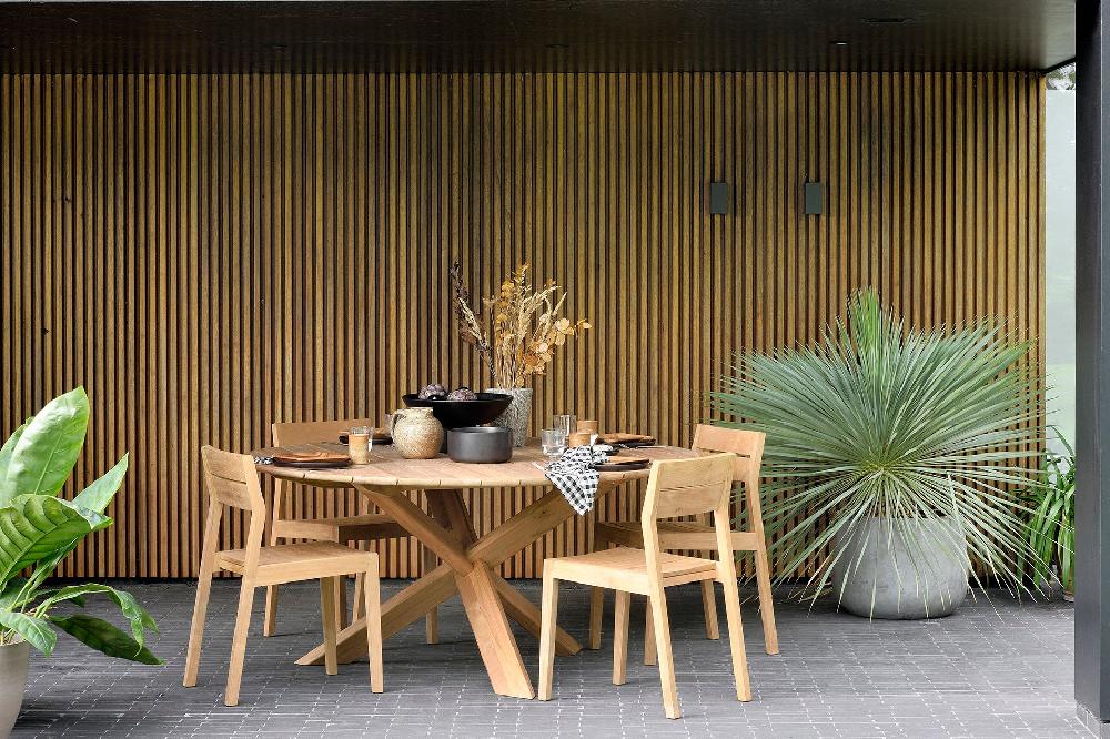 Be Home Circle Solid Teak Outdoor Dining Table 64.5"