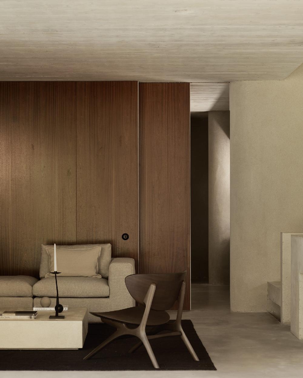 Be Home Eye Lounge Chair - Varnished Mahogany - Dark Brown