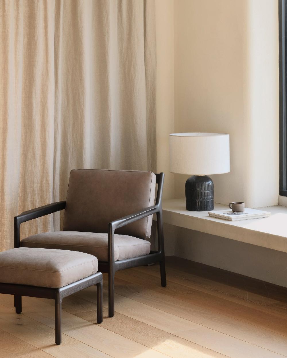 Be Home Jack Lounge Chair Varnished Mahogany Dark Brown Terra Nubuck Leather