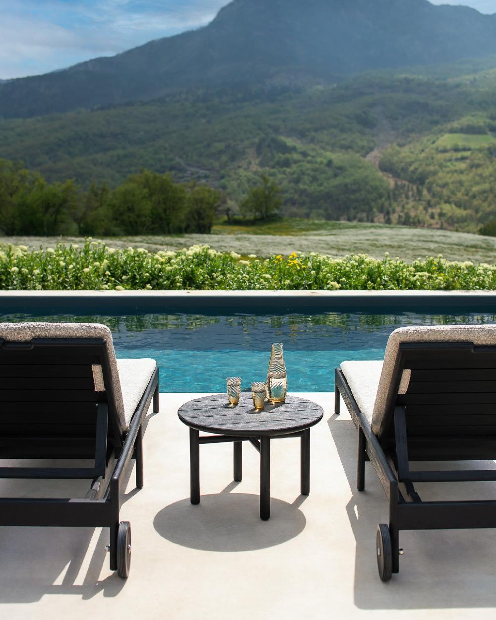 Be Home Jack Outdoor Adjustable Lounger Varnished Teak Black Natural Fabric Thin Cushion