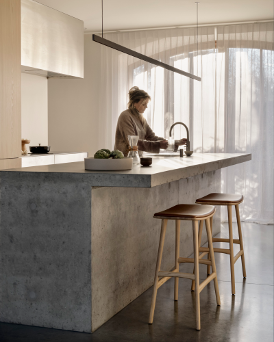 Be Home Osso Counter Stool Varnished Oak Cognac Leather