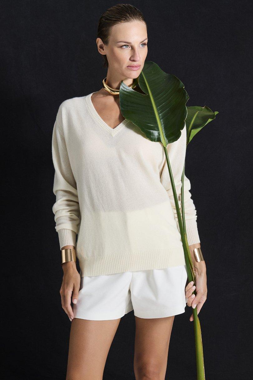 be you by geraldine alasio SOLID "BE MY CHANGE" V-NECK butter be you by geraldine alasio SOLID "BE MY CHANGE" V-NECK butter