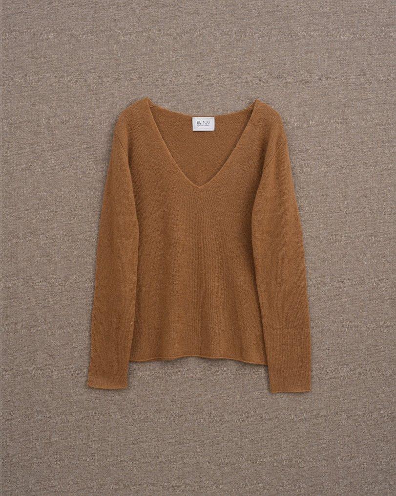 be you by geraldine alasio SOLID "DON'T BE FIERCE" V-NECK colonial be you by geraldine alasio SOLID "DON'T BE FIERCE" V-NECK colonial