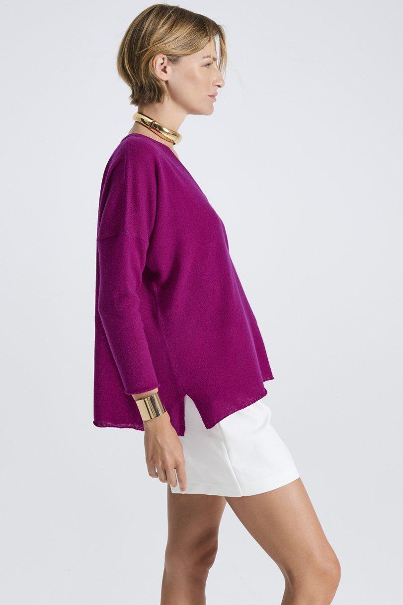 Be You By Geraldine Alasio SOLID NUVOLA "BE DEEP" V-NECK Bouganville