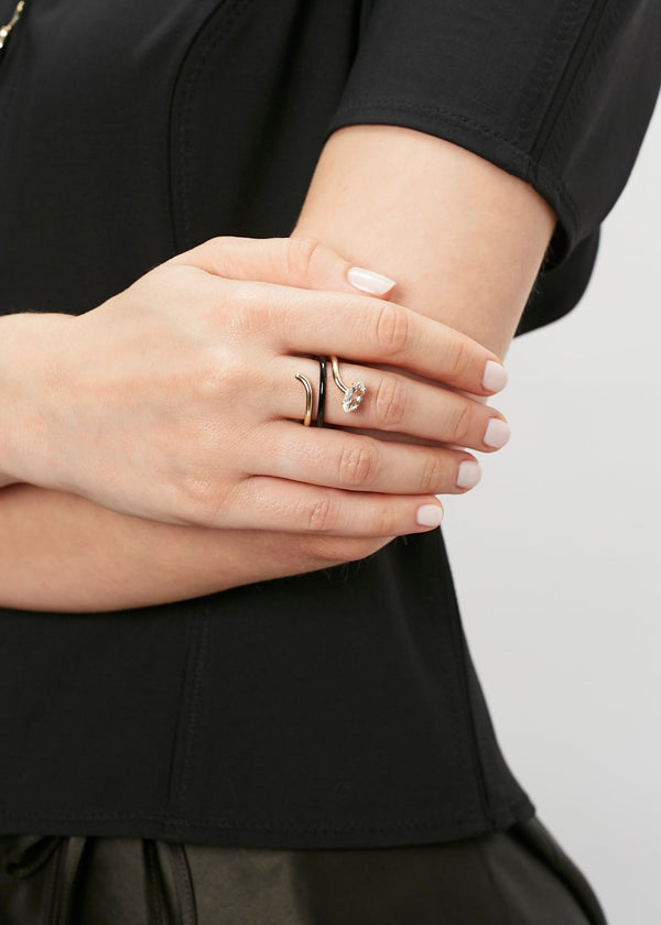 Bea Bongiasca LONG VINE RING ~ IN BLACK