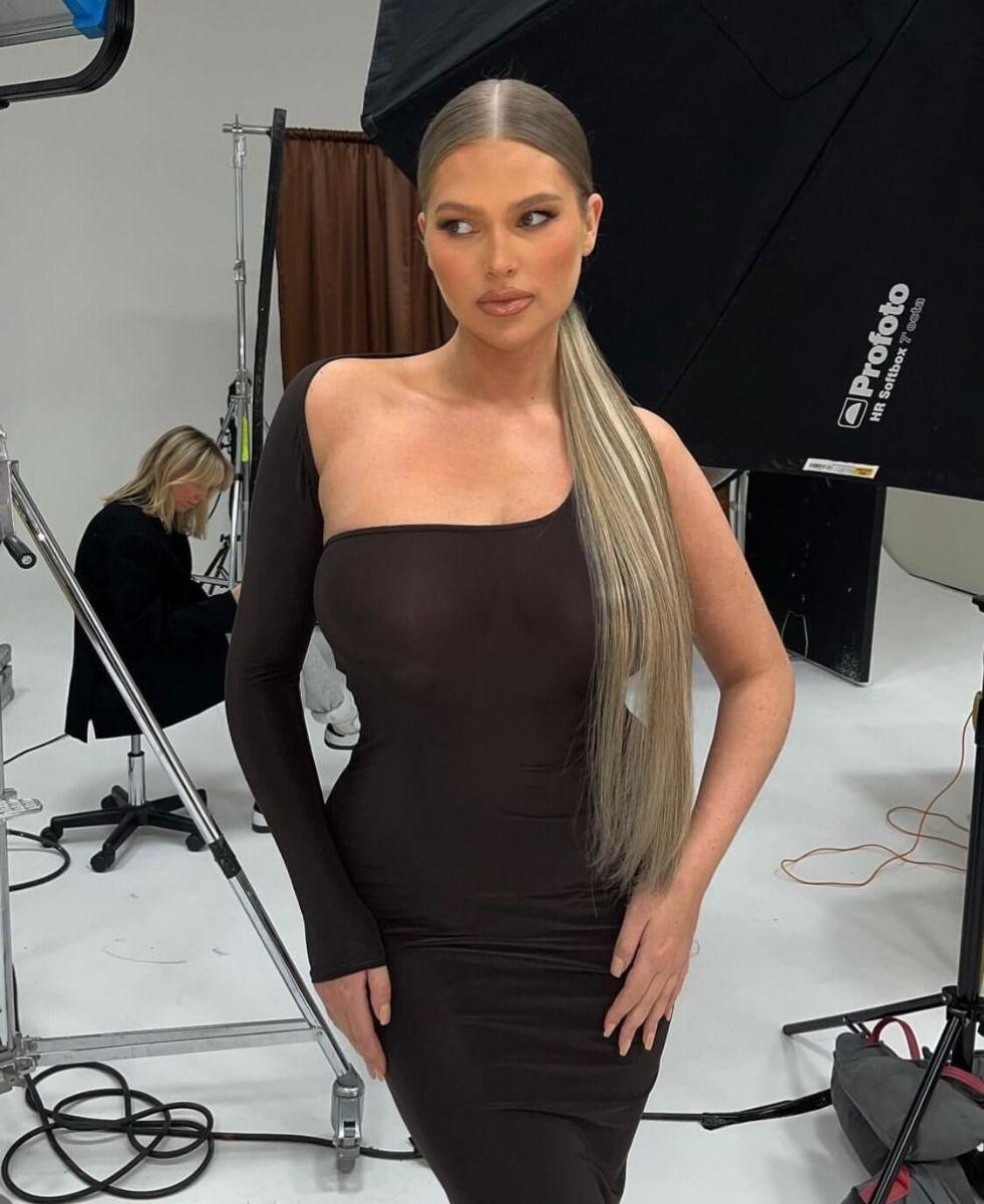 Beauty Works 26" Super Sleek Clip-In Invisi® Ponytail - Walnut