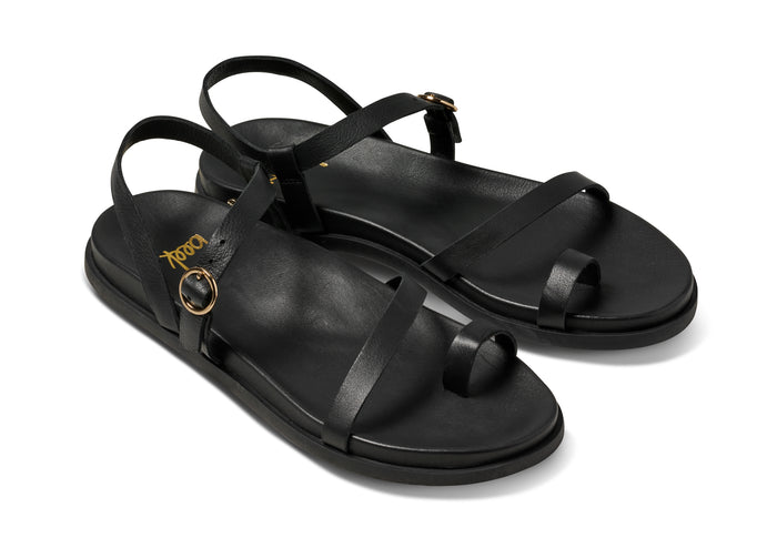 beek Auklet Leather Toe-Ring Sandal Black