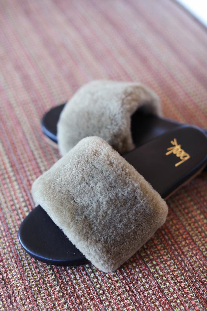 Beek Baza Shearling Slide Sandal Bronze/Black