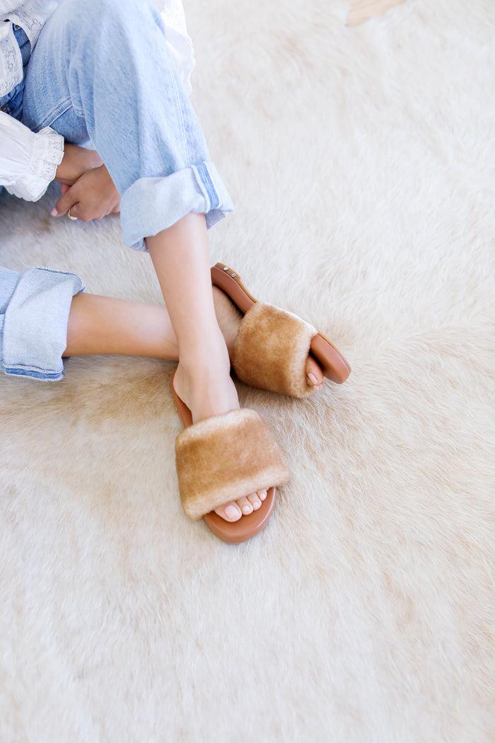 Beek Baza Shearling Slide Sandal Honey/Tan