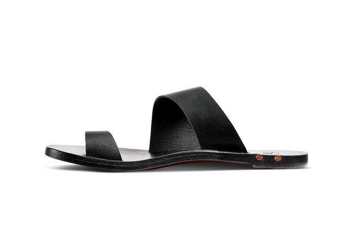 Beek Finch Leather Toe Ring Sandal Black