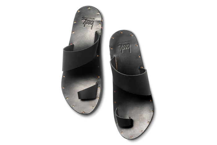Beek Finch Leather Toe Ring Sandal Black