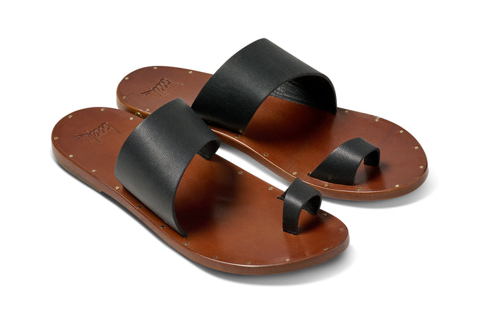 beek Finch Leather Toe Ring Sandal Black/Tan