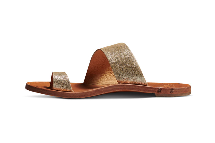 Beek Finch Leather Toe Ring Sandal Platinum/Honey