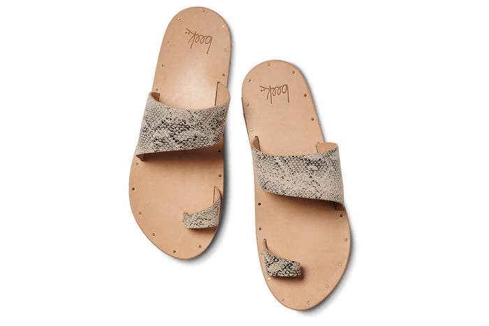 Beek Finch Leather Toe Ring Sandal Snake/Beach