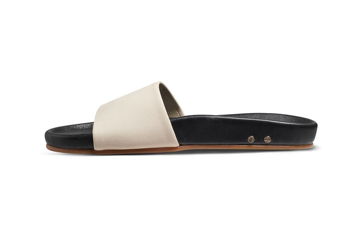 Beek Gallito Leather Slide Sandal Eggshell/Black