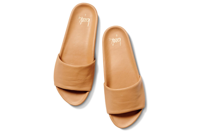 Beek Gallito Leather Slide Sandal Honey