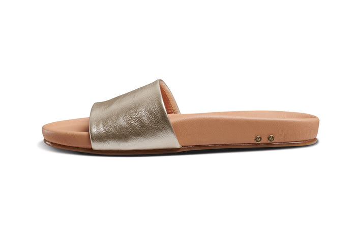 Beek Gallito Leather Slide Sandal Platinum/Beach