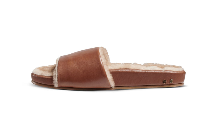 Beek Gallito Más Shearling Sandal Cognac