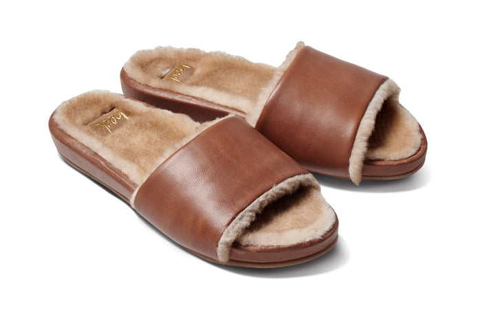 beek Gallito Más Shearling Sandal Cognac
