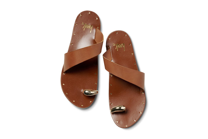 Beek Goldfinch Leather Toe-Ring Sandal Tan