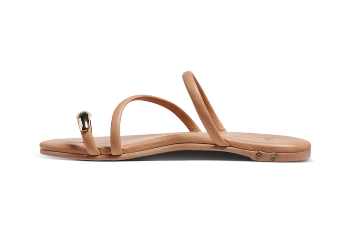 Beek Itsybitsybird Leather Toe-Ring Sandal Beach